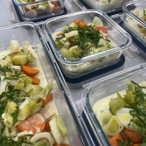 Blanquette de poulet et coquillettes complètes